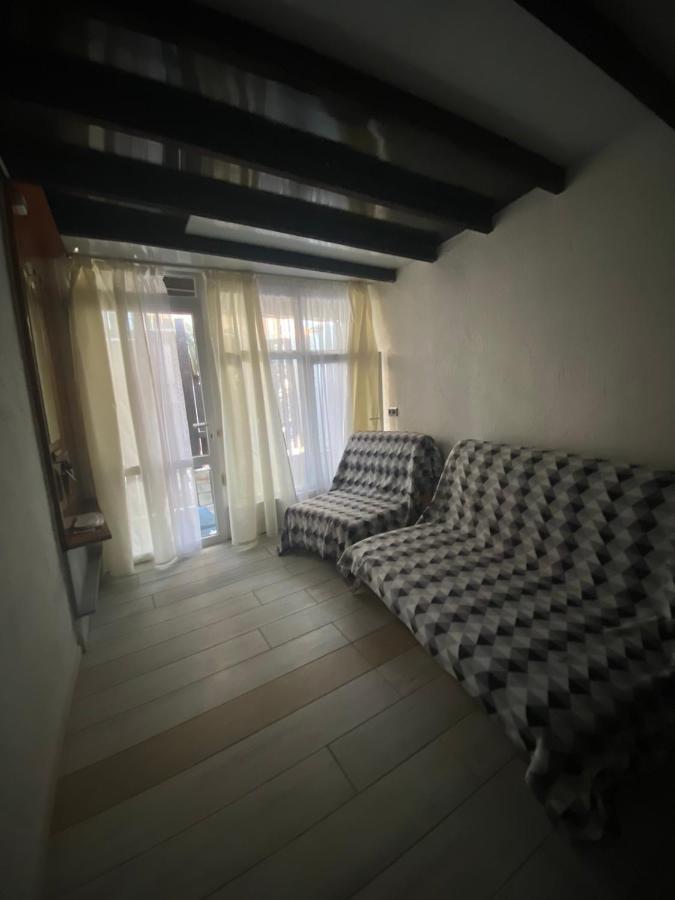 House&House 84 Apartment Petropavlovskaya Borshchagovka ภายนอก รูปภาพ