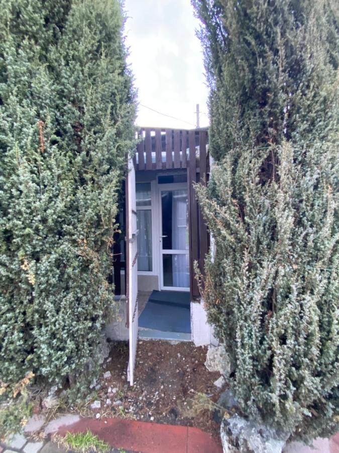 House&House 84 Apartment Petropavlovskaya Borshchagovka ภายนอก รูปภาพ